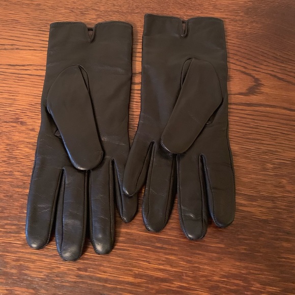 Coach Gloves - Picture 3 of 3